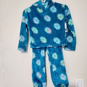 SO Pajama set For Girls Size Xsmall (6/6X) Blue Floral Super Soft Warm 2pcs. New